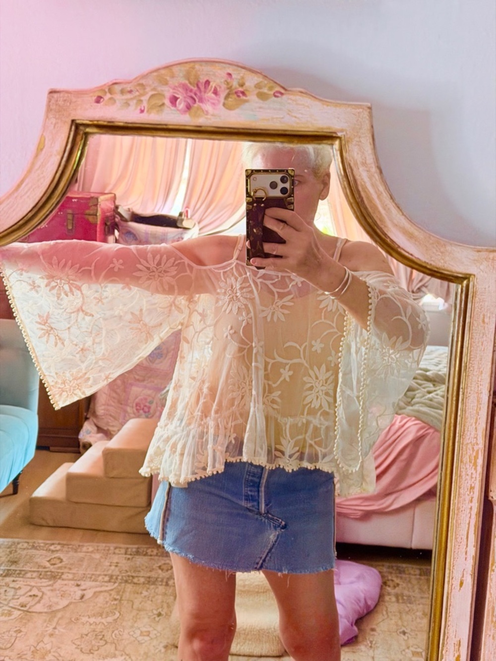 SZ M Gorgeous Sheer Lace Cold-Shoulder top w/ One Size Light Skin-tone Camisole - Picture 5 of 14